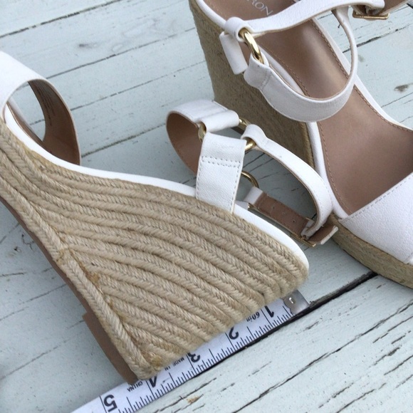 Merona Women Wedge White and Tan Summer Sandals Size 9.5 - Picture 7 of 8